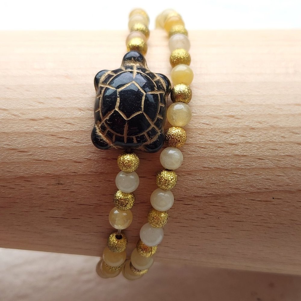 ESTATE SALE: OFF-WHITE CHALCEDONY, LARGE TURTLE SET of 2 STRETCHABLE BRACELETS